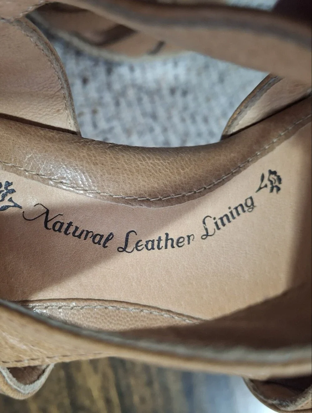 Sofft Women's Tan Leather Wedge Sandals Size 7.5.
